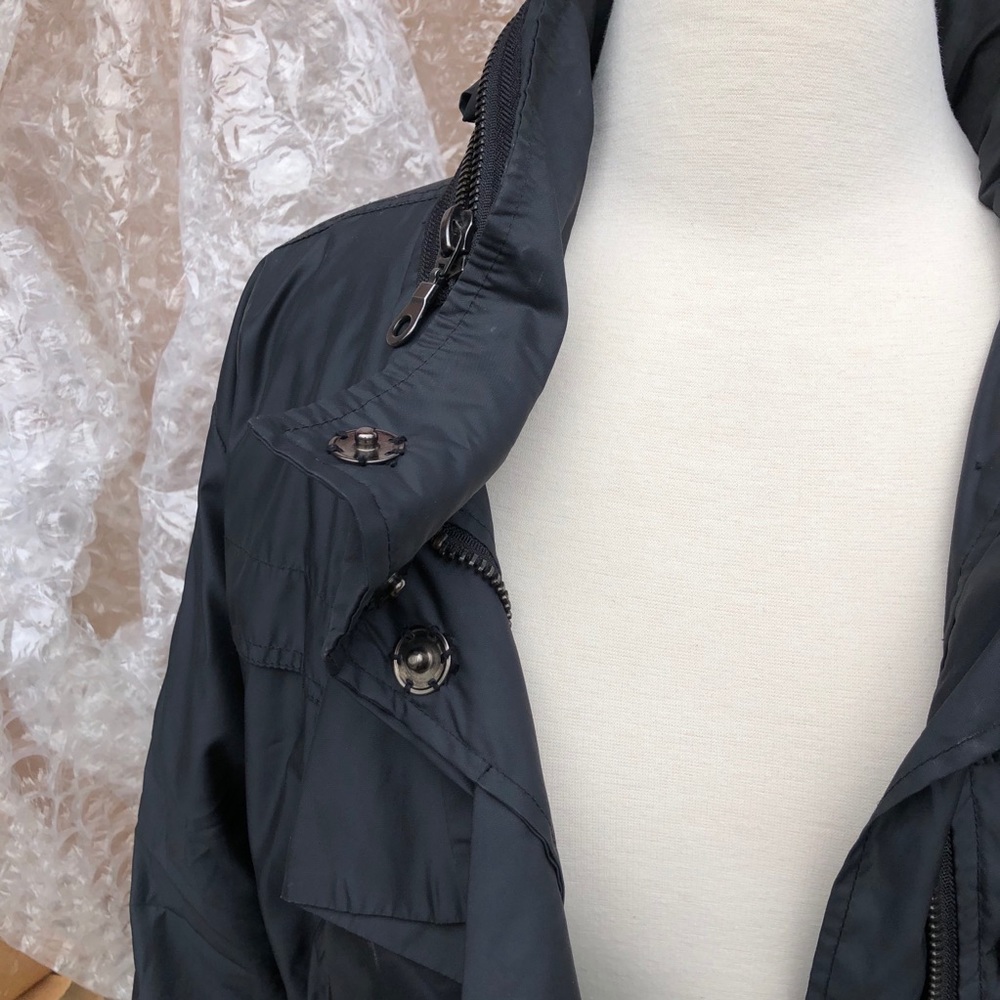 Ruffle Hooded Light Rain Jacket - Picture 5 of 7